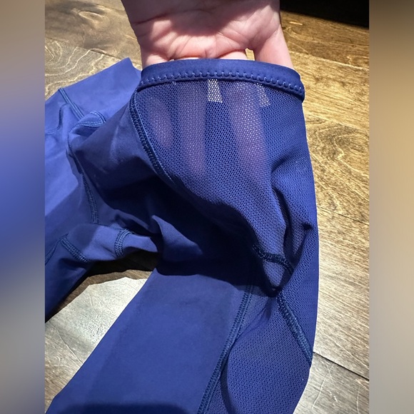 Lululemon Capri Mesh Leggings Blue - Picture 5 of 5